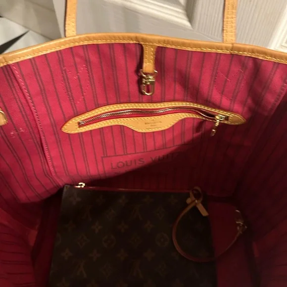 Monogram Tote PINK Interior - Picture 3 of 4